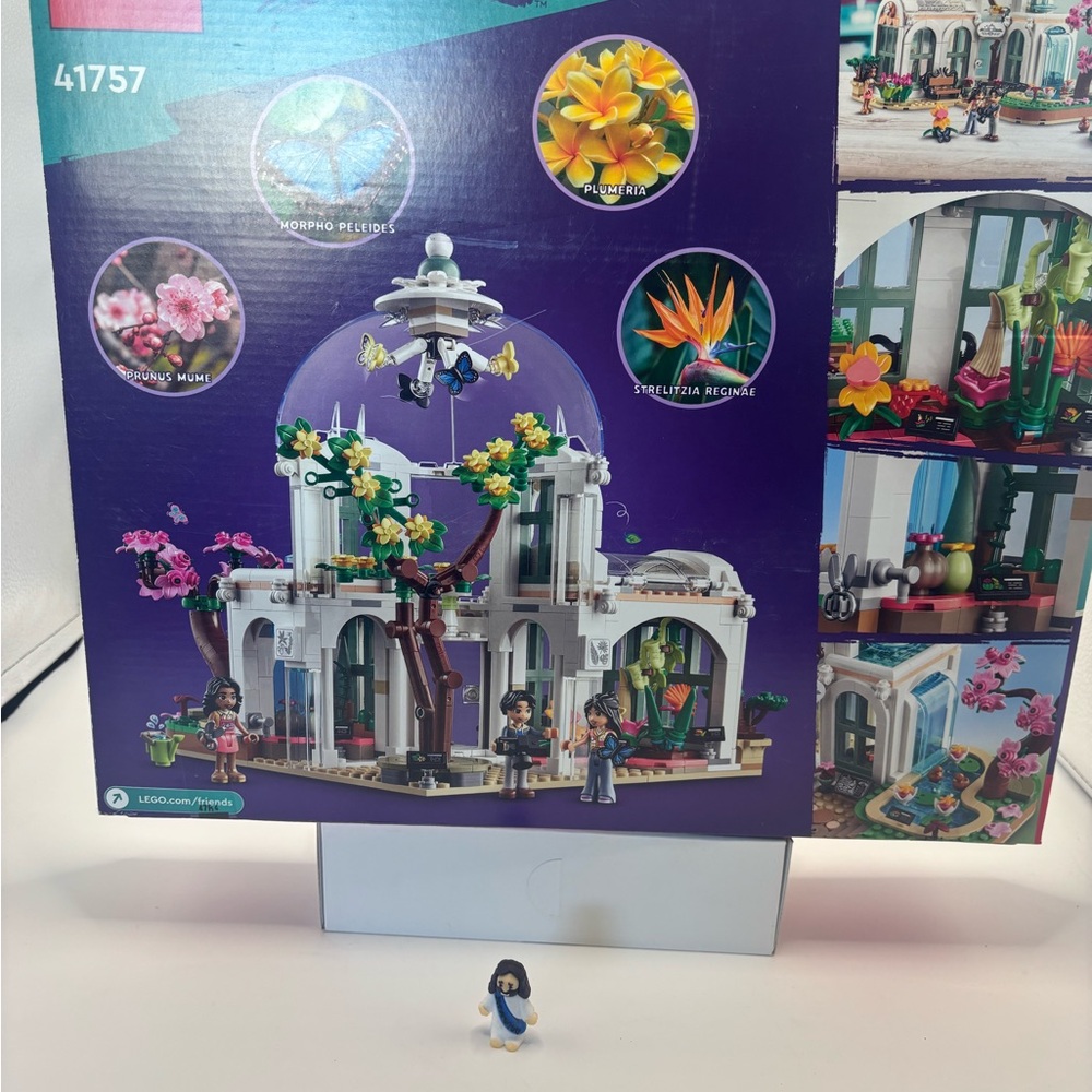 Lego Friends Botanical Garden Set 41757 White, Green, Purple - Picture 2 of 5